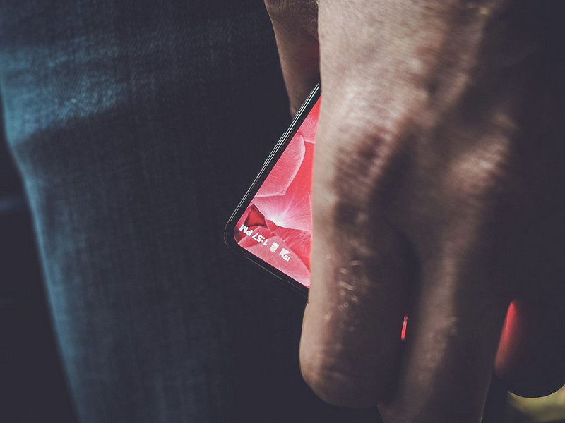 Android co-founder teases new bezel-free phone