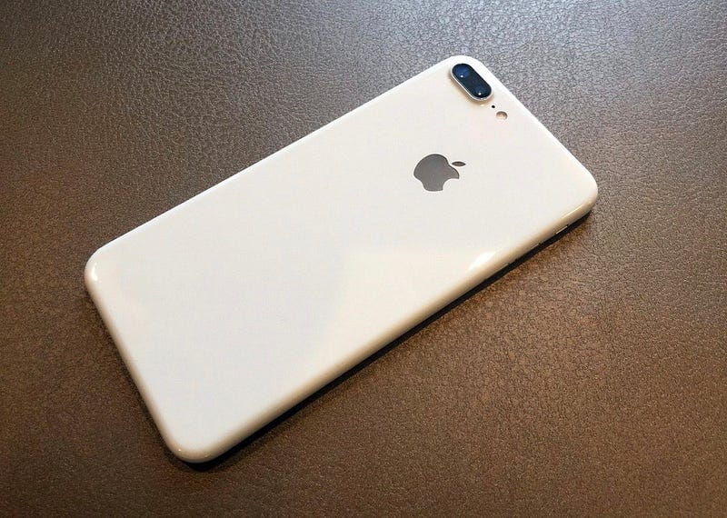 Look at this Jet White iPhone mock-up